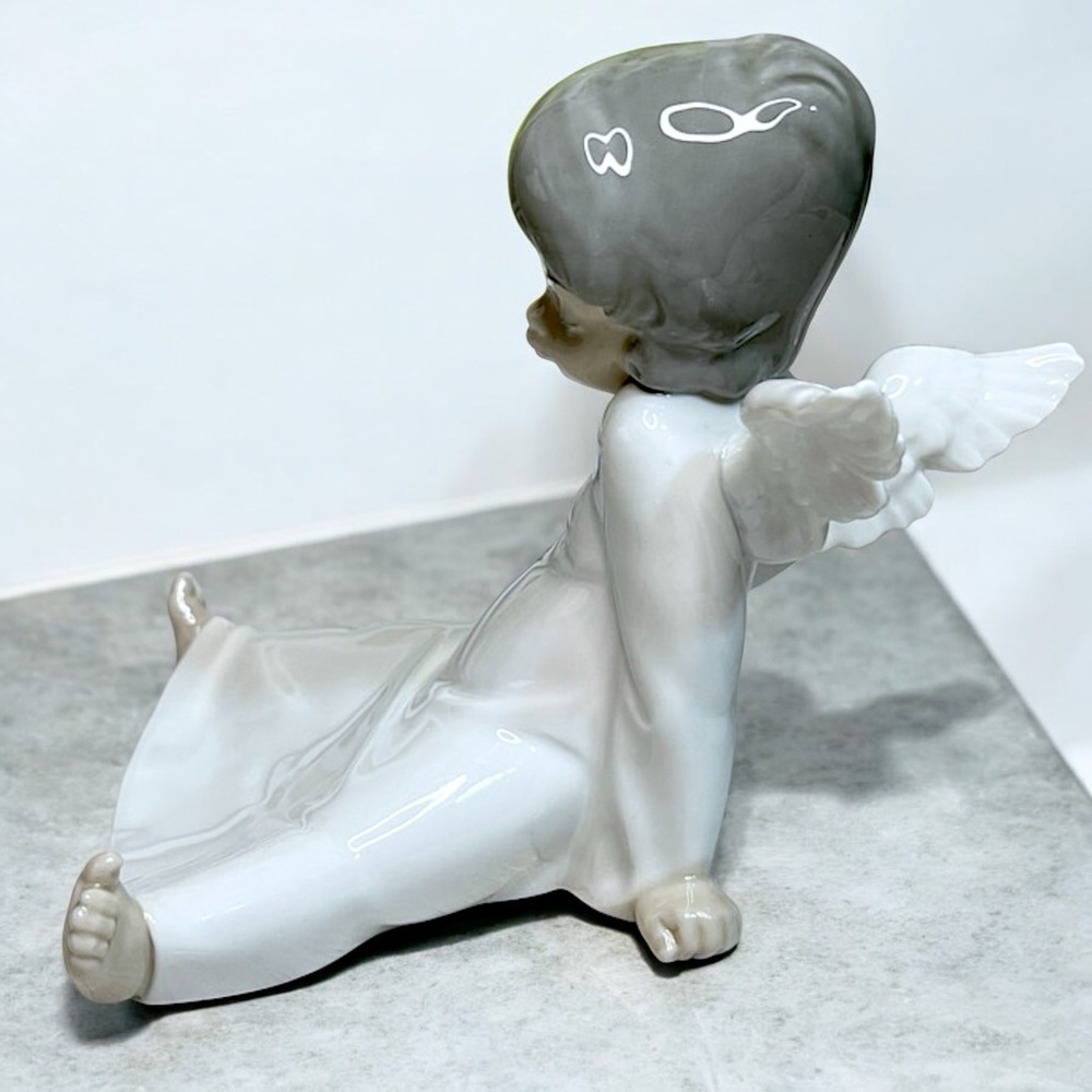 Retired Lladró Cherub Wondering Angel #4962 - Picture 9 of 16